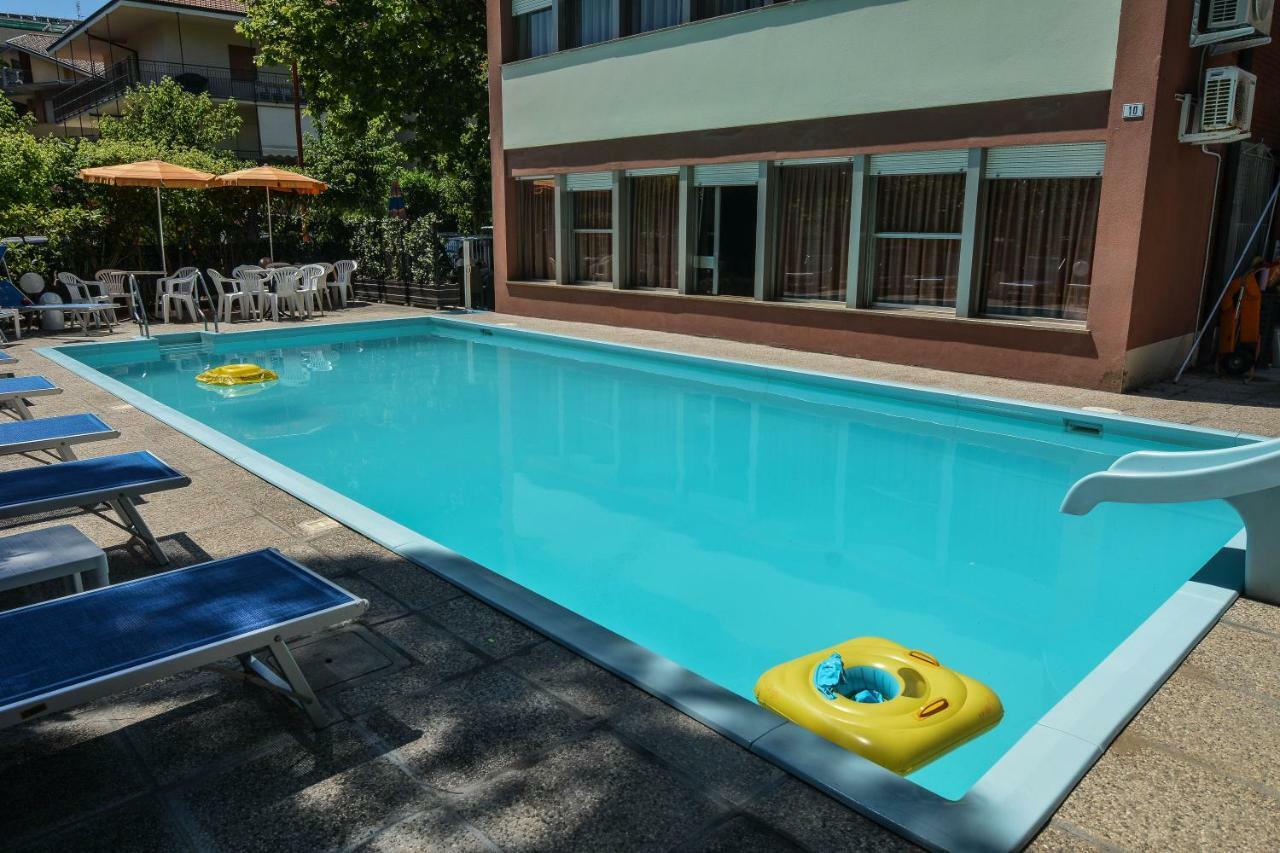 Hotel Zani Cervia Exterior photo